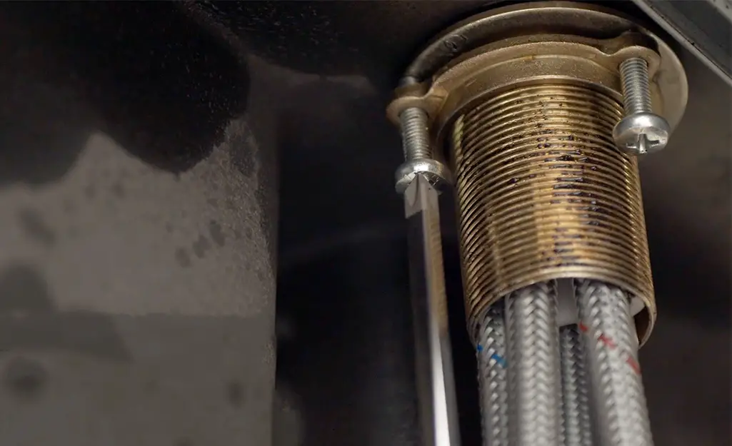 How to Remove Faucet from Kitchen Sink