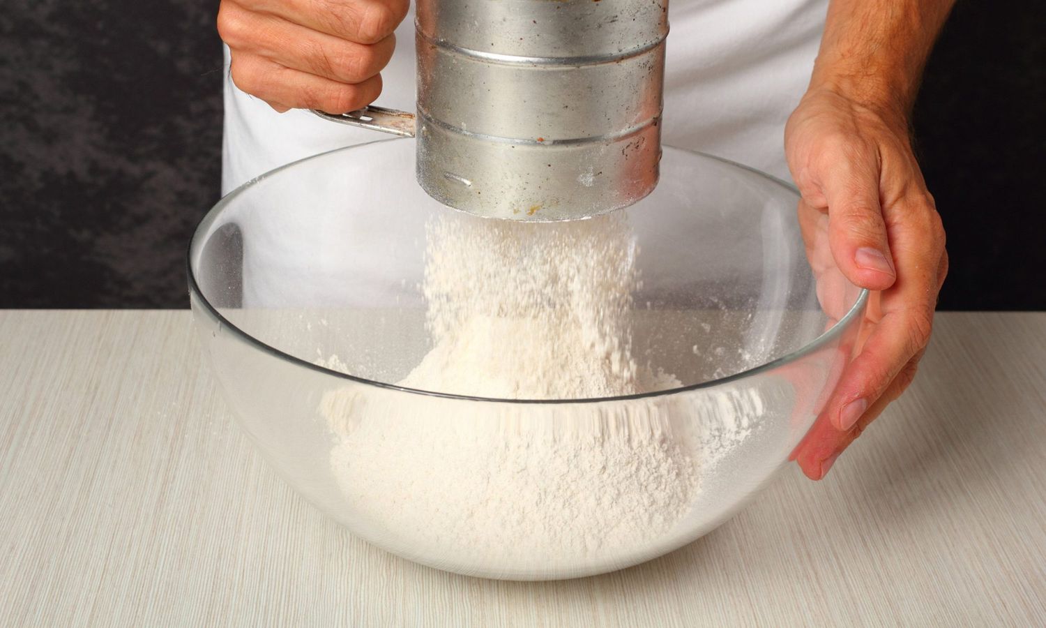 How to Sift Flour With a Sifter