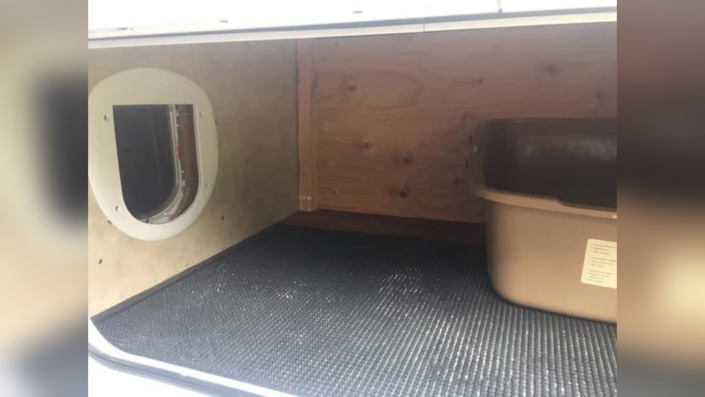 6 Rv Cat Litter Box Storage Ideas