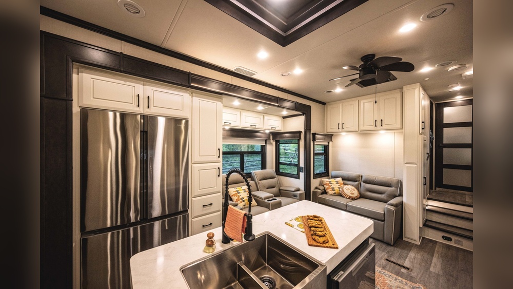 Luxury Fifth Wheel Rvs